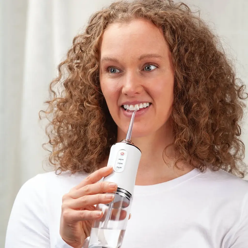SWISSBRAND RECHARGEABLE WATER FLOSSER 